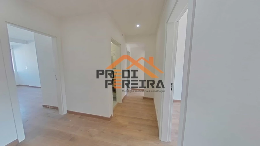 Apartamento T3 para Venda em Póvoa de Santo Adrião e Olival Basto Foto 10