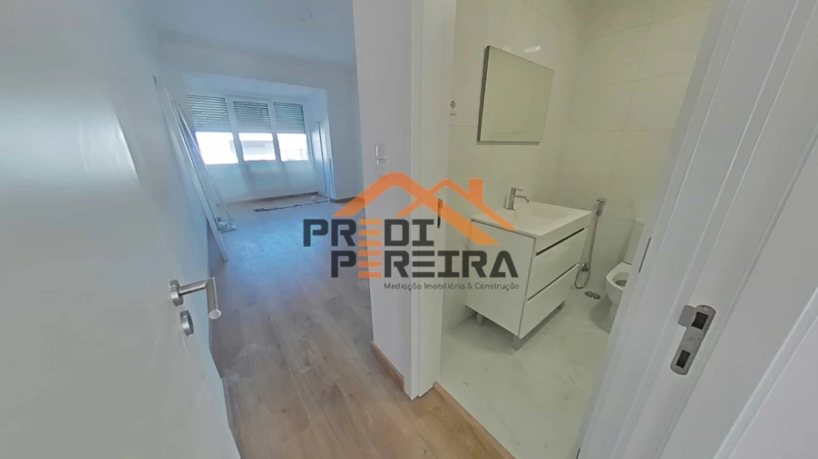 Apartamento T3 para Venda em Póvoa de Santo Adrião e Olival Basto Foto 15