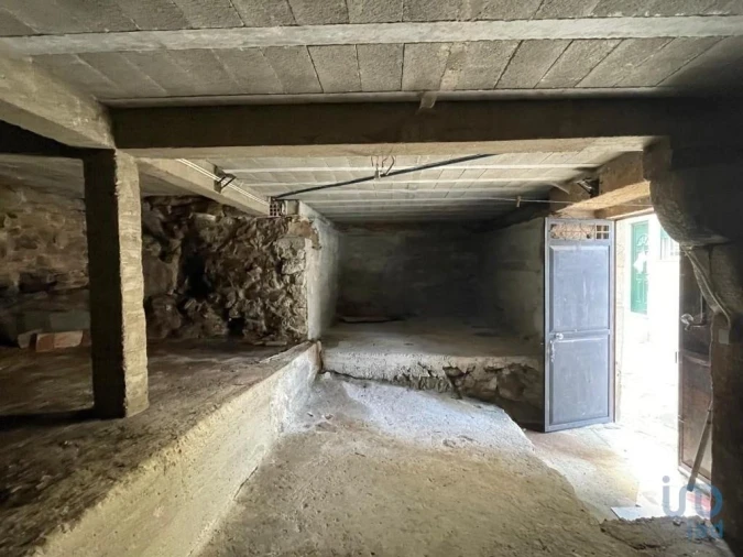 Moradia T2 para Venda em Sanfins do Douro Foto 3