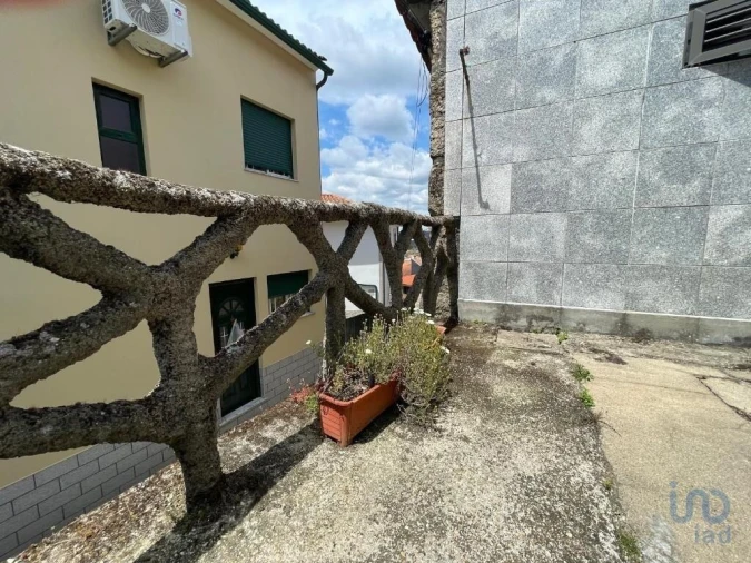 Moradia T2 para Venda em Sanfins do Douro Foto 6