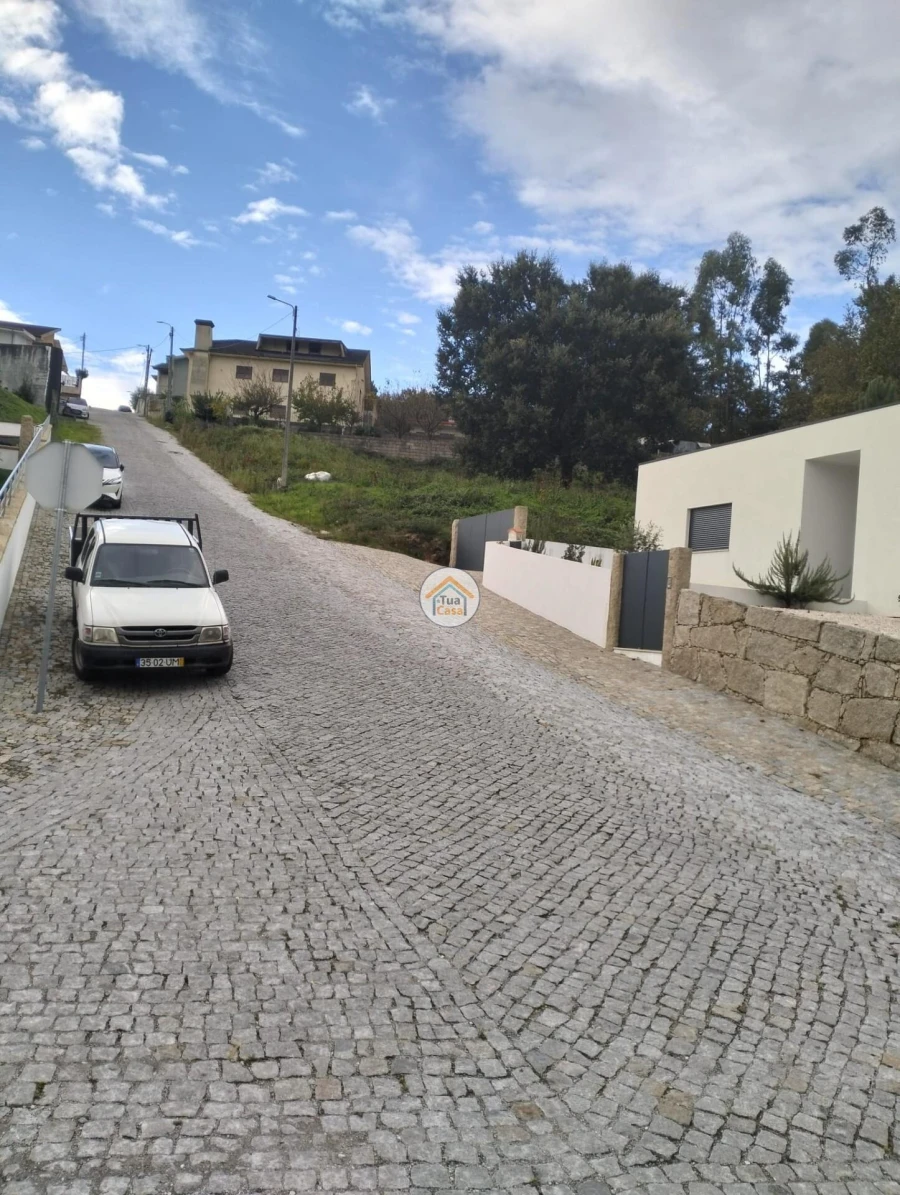 Terreno para Venda em Meinedo Foto 3