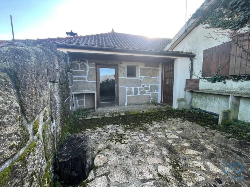 Moradia T5 para Venda em Telões Foto 6