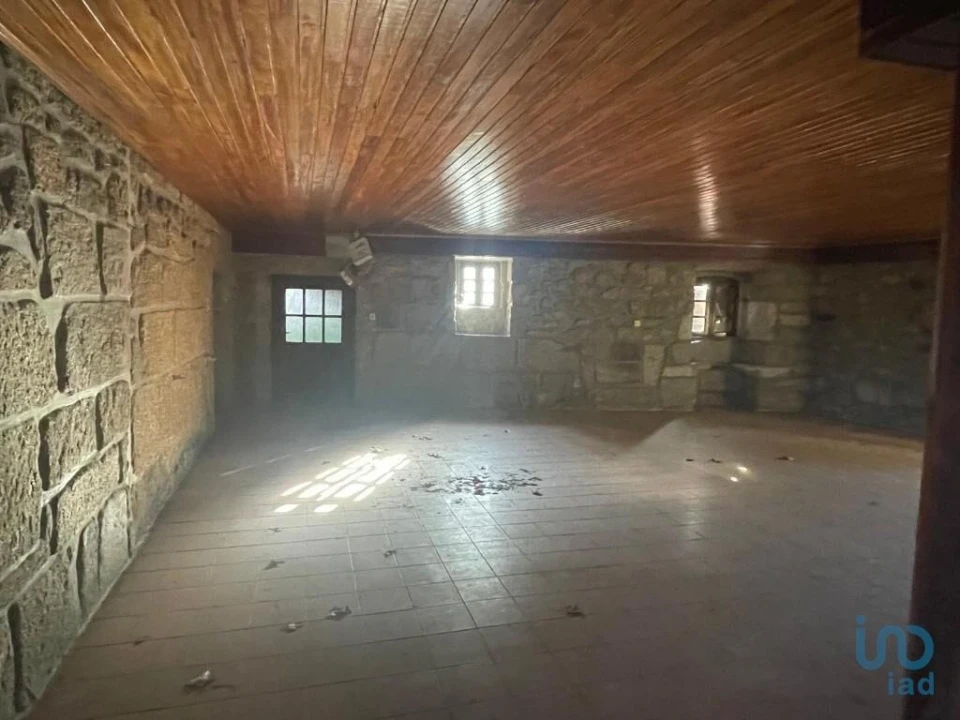 Moradia T5 para Venda em Telões Foto 11