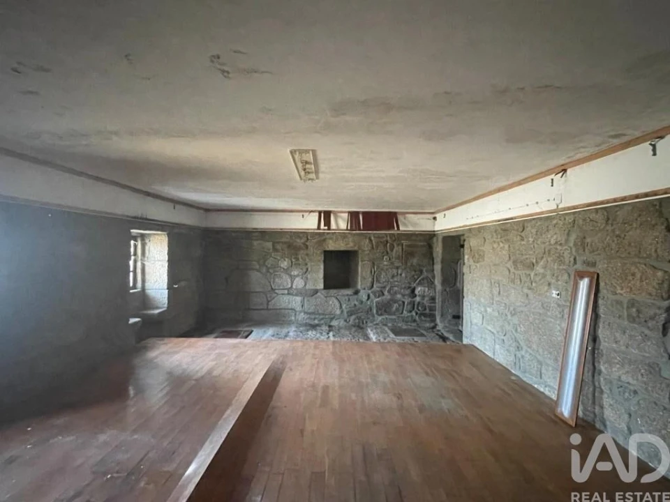 Moradia T5 para Venda em Telões Foto 17