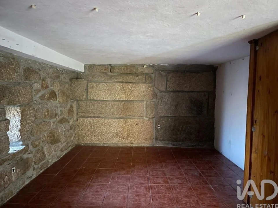 Moradia T5 para Venda em Telões Foto 16