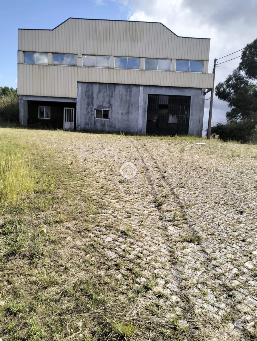 Armazém para Venda em Cernadelo e Lousada (São Miguel e Santa Margarida) Foto 7