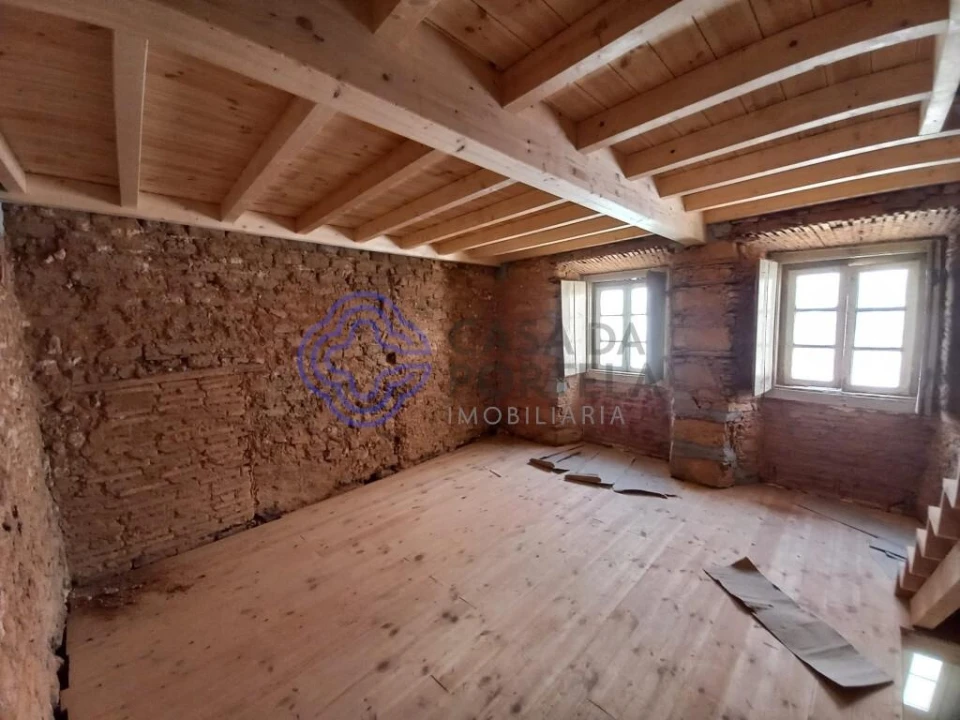 Moradia T1 para Venda em Serra e Junceira Foto 9