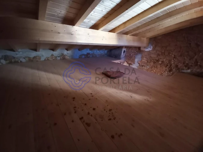 Moradia T1 para Venda em Serra e Junceira Foto 10