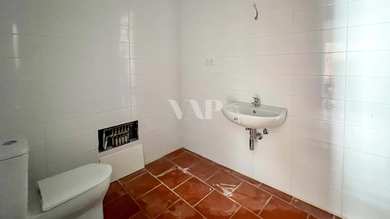 Moradia T12 para Venda em Salir Foto 16