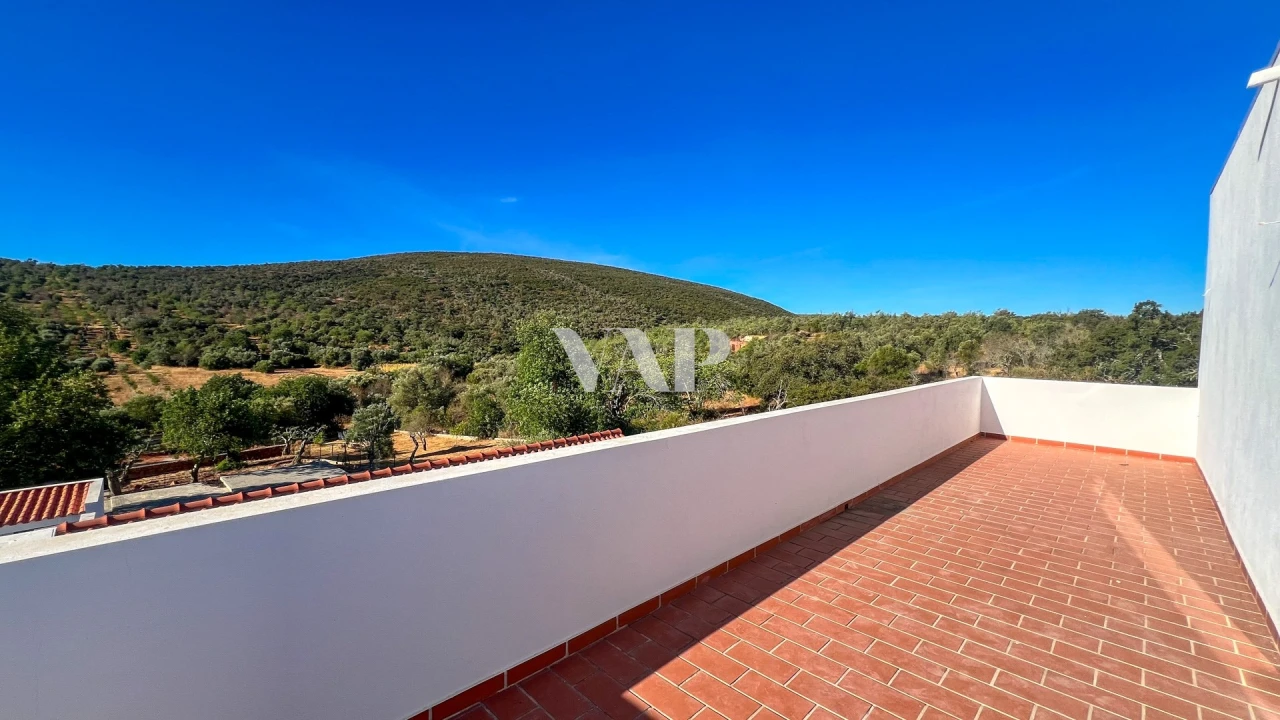 Moradia T12 para Venda em Salir Foto 2