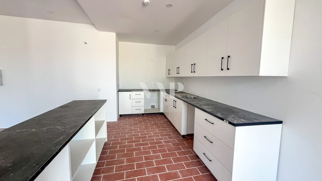 Moradia T12 para Venda em Salir Foto 13