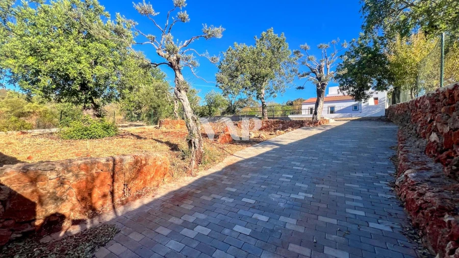 Moradia T12 para Venda em Salir Foto 6