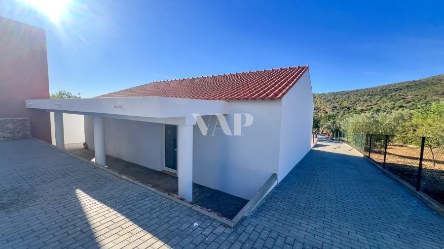 Moradia T12 para Venda em Salir Foto 33