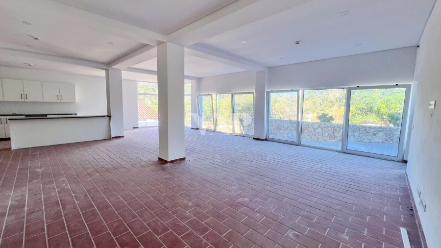 Moradia T12 para Venda em Salir Foto 10