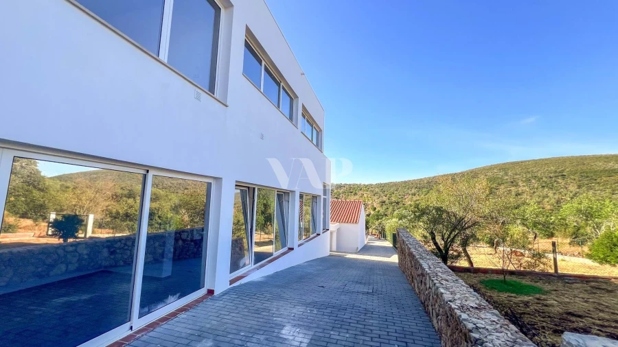 Moradia T12 para Venda em Salir Foto 32