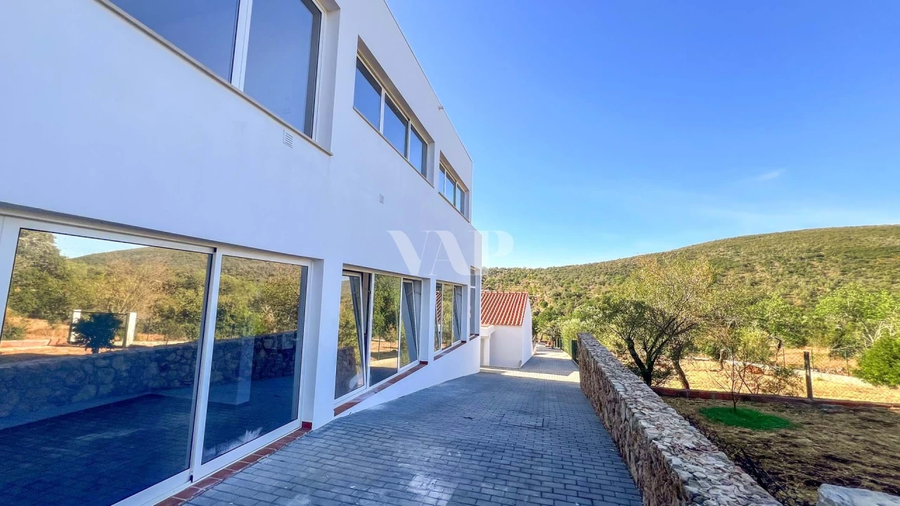 Moradia T12 para Venda em Salir Foto 32