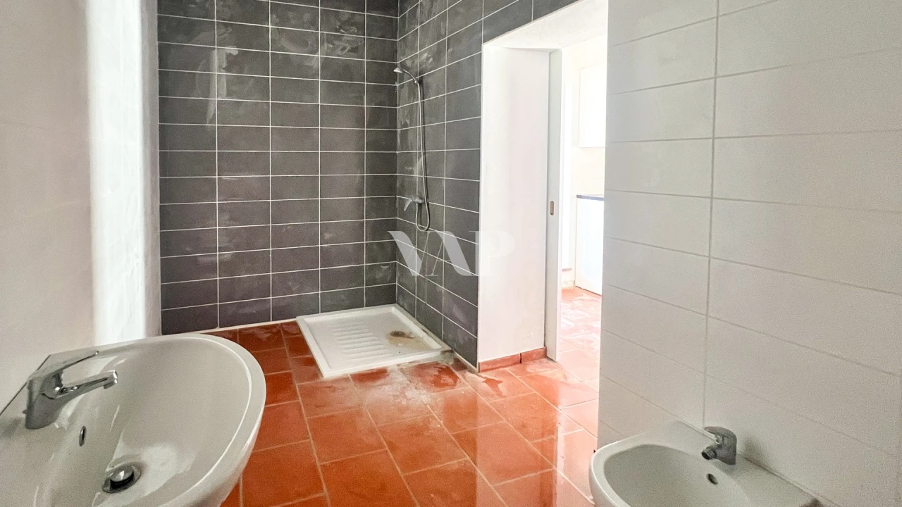 Moradia T12 para Venda em Salir Foto 15