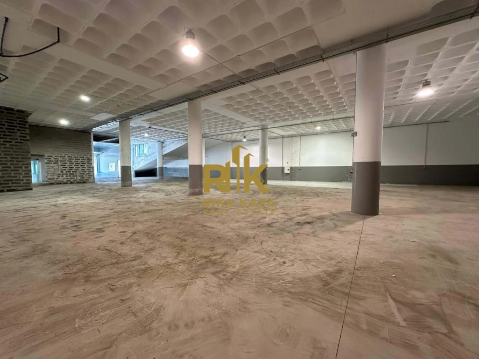 Negócio para Venda em Caniço Foto 1