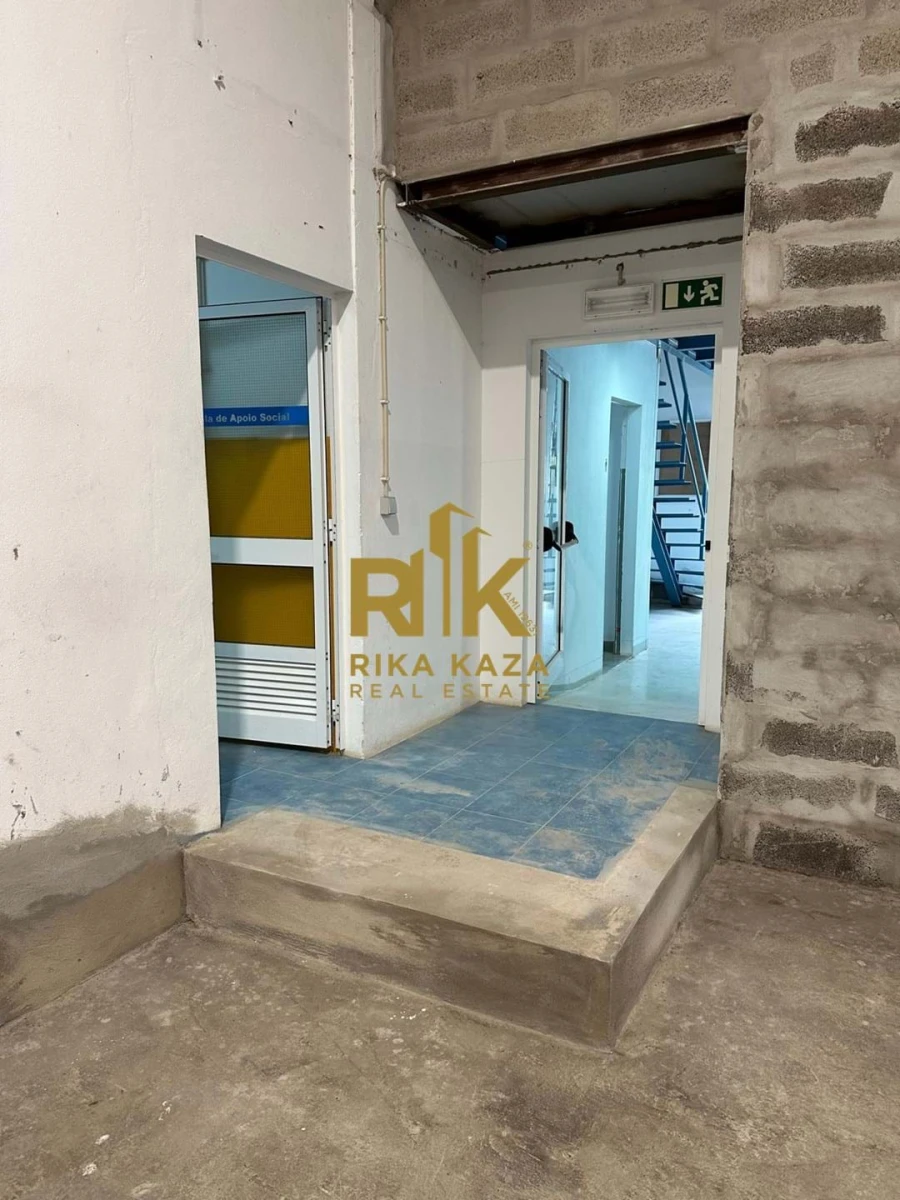 Negócio para Venda em Caniço Foto 9