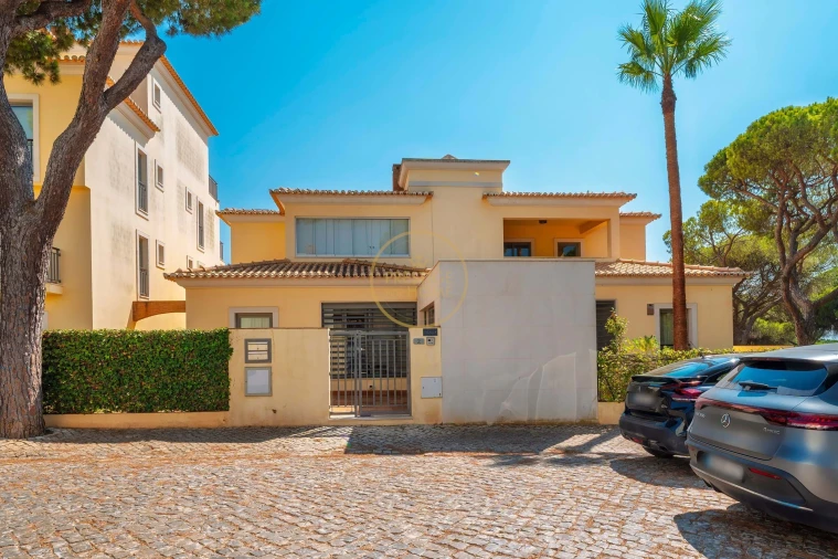 Moradia T3 para Arrendamento férias em Quarteira Foto 69