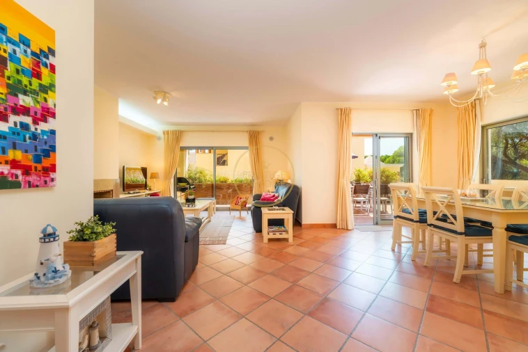 Moradia T3 para Arrendamento férias em Quarteira Foto 17