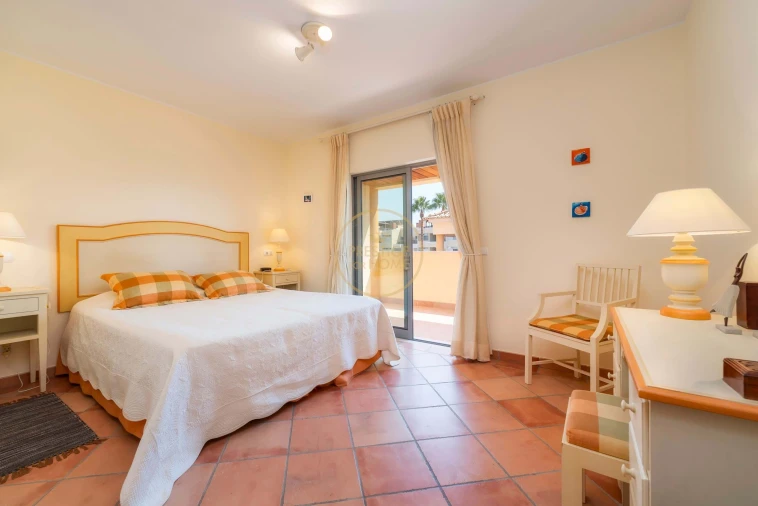 Moradia T3 para Arrendamento férias em Quarteira Foto 39