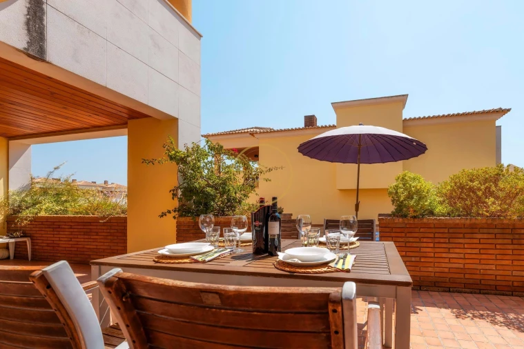 Moradia T3 para Arrendamento férias em Quarteira Foto 9