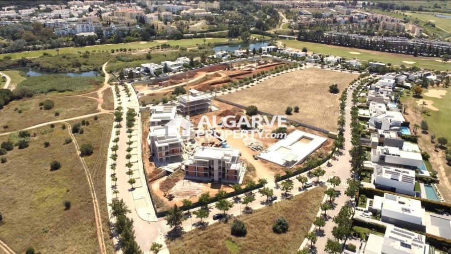 Apartamento T3 para Venda em Quarteira Foto 13