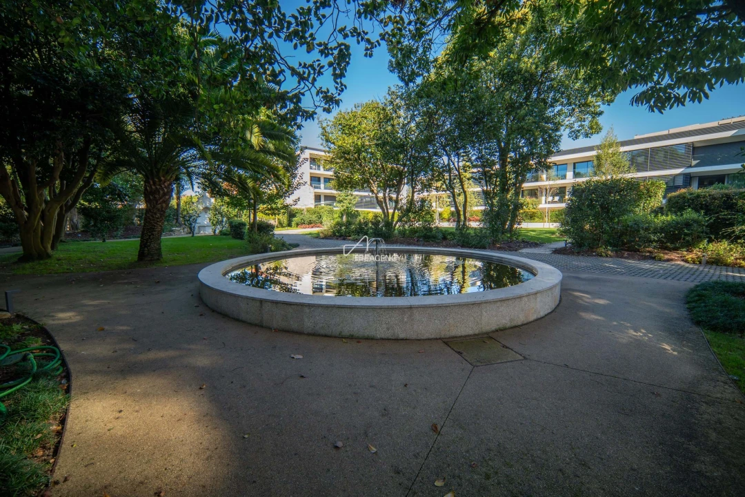 Apartamento T2 para Arrendamento em Ramalde Foto 7