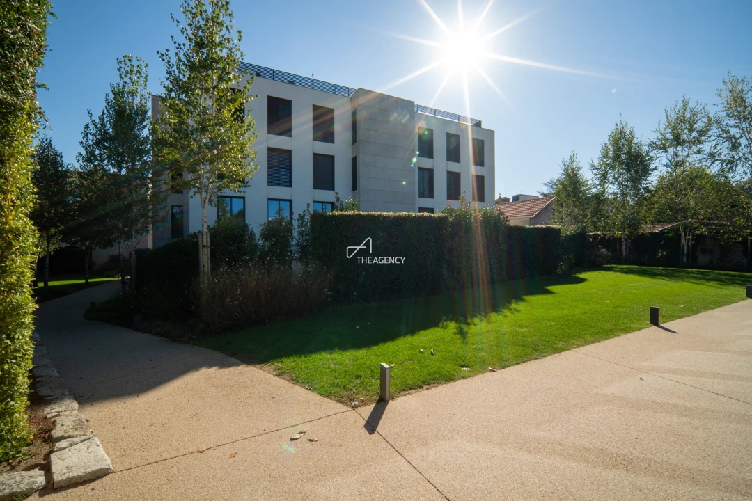 Apartamento T2 para Arrendamento em Ramalde Foto 2