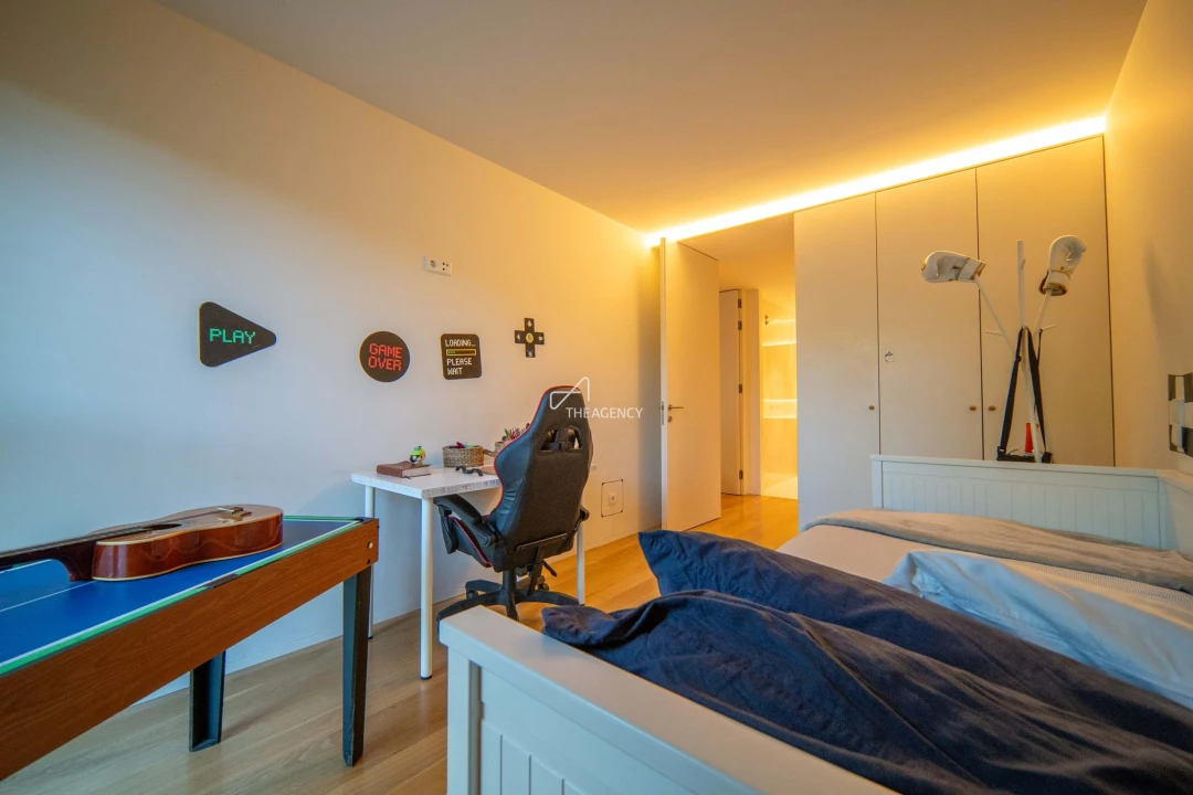 Apartamento T2 para Arrendamento em Ramalde Foto 14