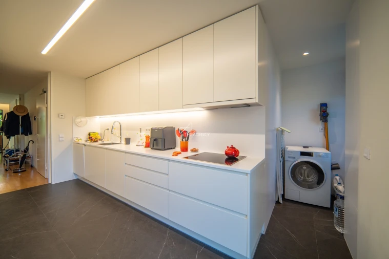 Apartamento T2 para Arrendamento em Ramalde Foto 13