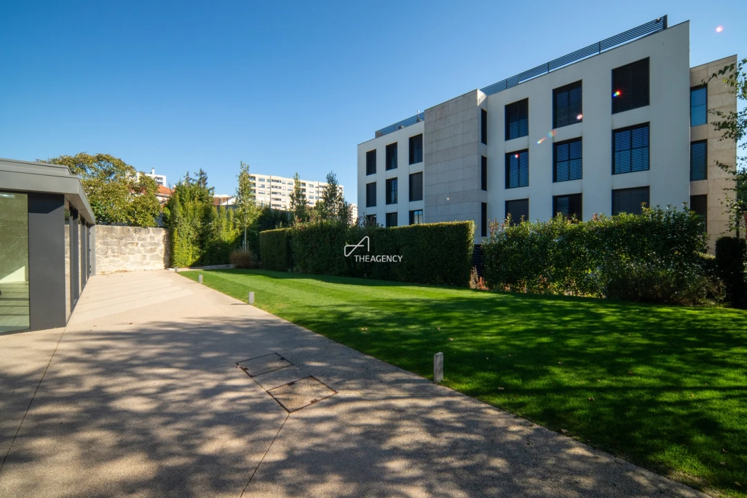 Apartamento T2 para Arrendamento em Ramalde Foto 4