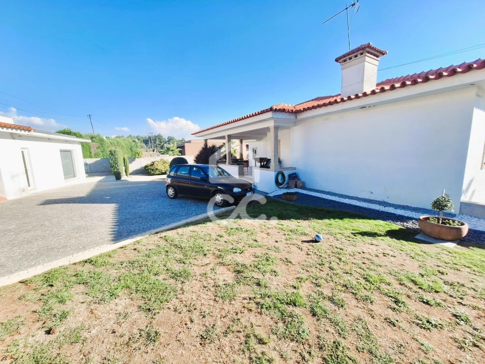 Moradia T3 para Venda em Sobrosa Foto 33