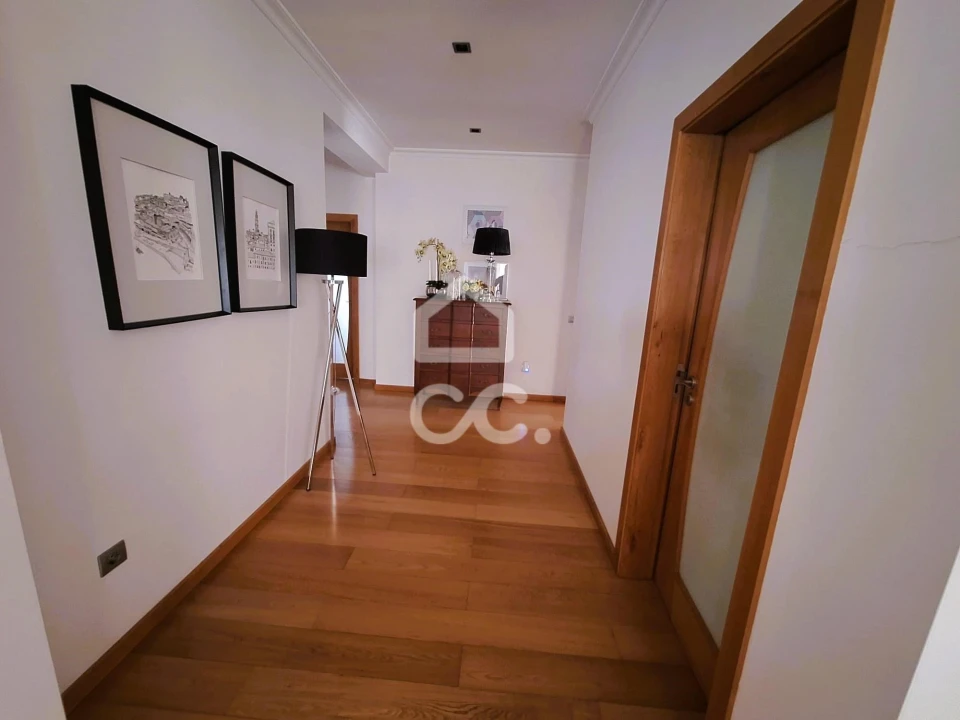 Moradia T3 para Venda em Sobrosa Foto 8