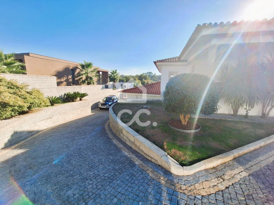 Moradia T3 para Venda em Sobrosa Foto 31