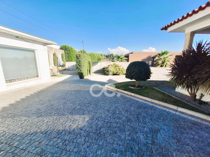 Moradia T3 para Venda em Sobrosa Foto 32