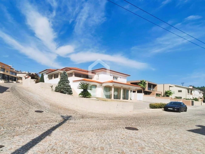 Moradia T3 para Venda em Sobrosa Foto 40