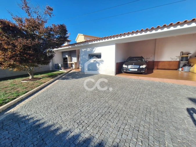 Moradia T3 para Venda em Sobrosa Foto 37