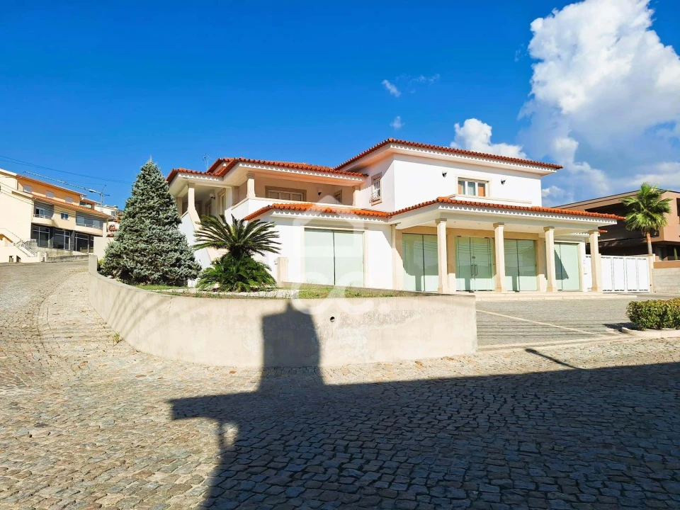 Moradia T3 para Venda em Sobrosa Foto 39