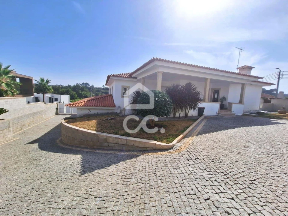 Moradia T3 para Venda em Sobrosa Foto 25