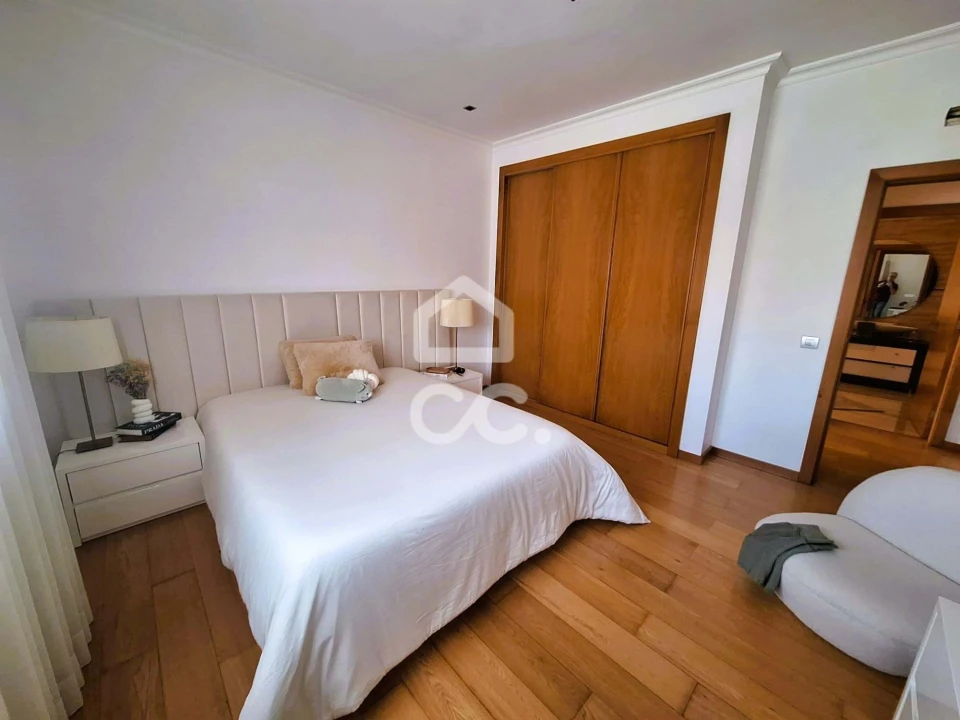 Moradia T3 para Venda em Sobrosa Foto 10