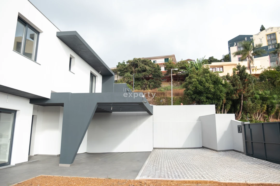 Moradia T3 para Venda em São Roque Foto 24