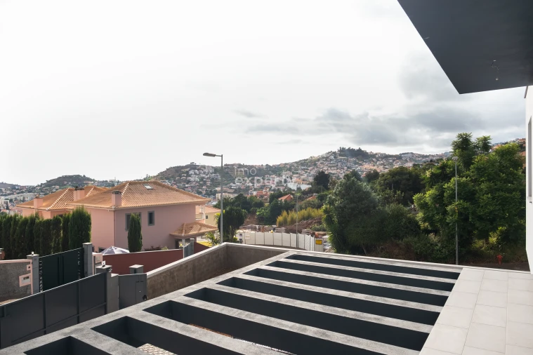 Moradia T3 para Venda em São Roque Foto 23