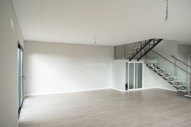 Moradia T3 para Venda em São Roque Foto 4