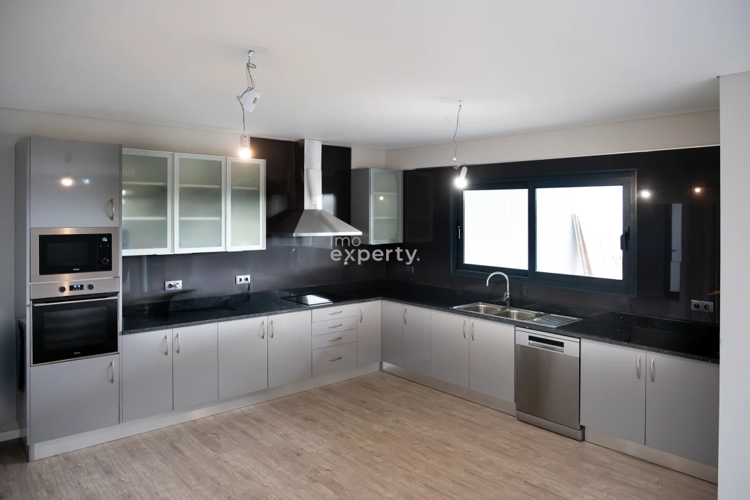 Moradia T3 para Venda em São Roque Foto 7