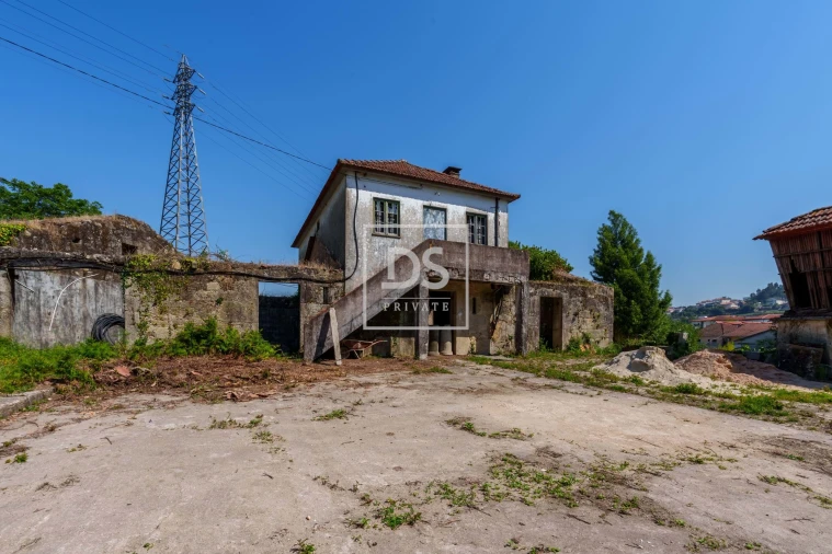 Quinta T10 para Venda em Vila de Cucujães Foto 11