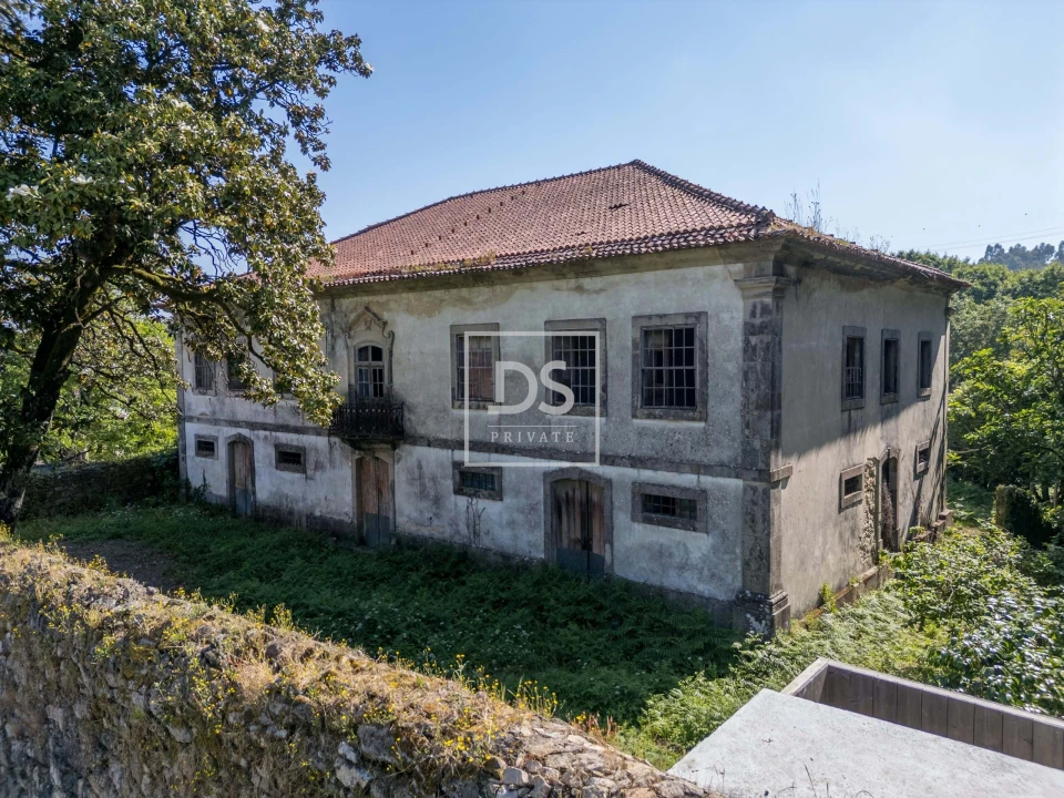 Quinta T10 para Venda em Vila de Cucujães Foto 1