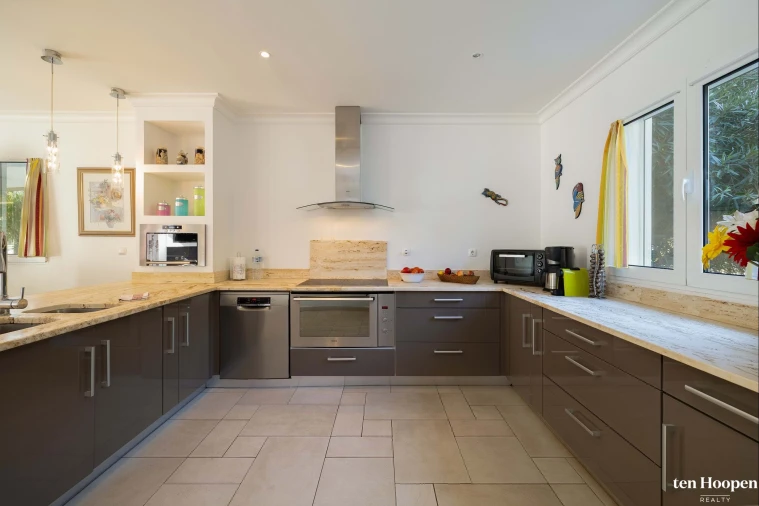 Moradia T5 para Venda em Aljezur Foto 3