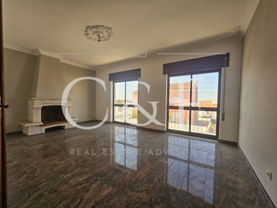 Apartamento T4 para Venda em Gaio-Rosário e Sarilhos Pequenos Foto 4